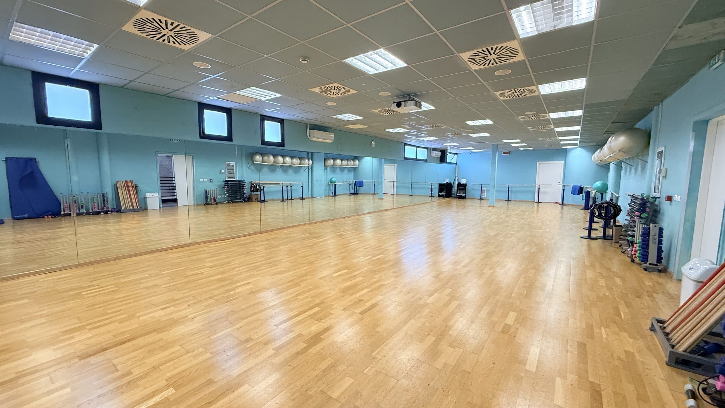 La Sala Aria, col parquet e gli specchi